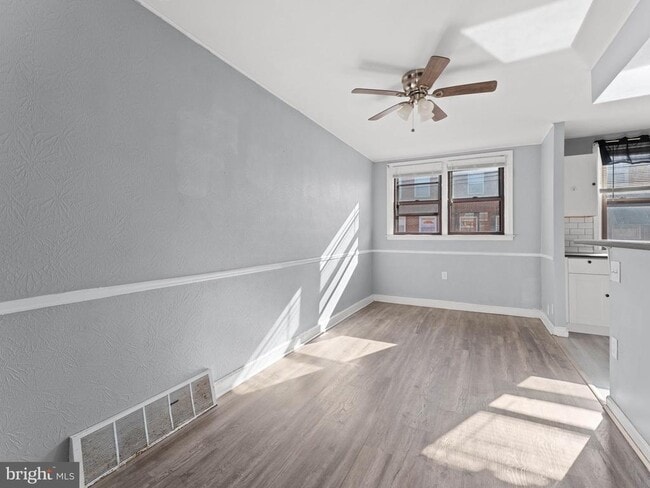 Building Photo - 6643 Algard St