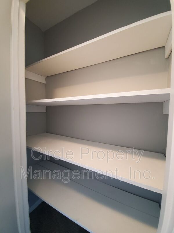 Building Photo - 2021 Highridge Dr SW