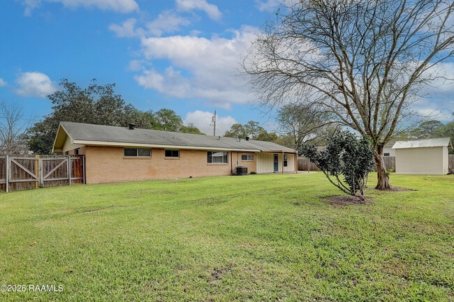 Building Photo - 920 Marilyn Dr