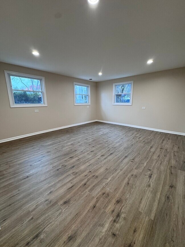 Building Photo - 1338 Jill Terrace