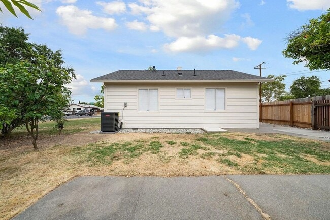 Building Photo - 5891 28th St