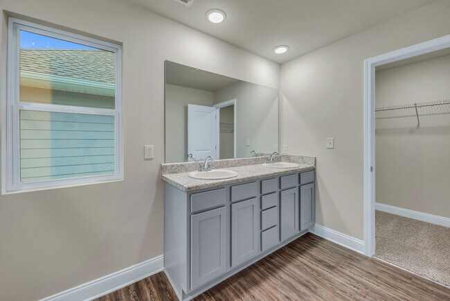 Building Photo - 7211 Berrywood Ct NW