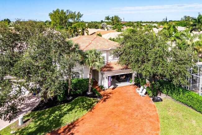 Building Photo - 121 Palm Cir