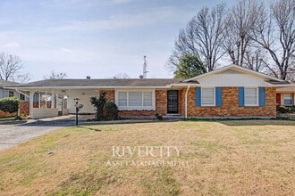 Building Photo - A MUST SEE LOCATED IN A BEAUTIFUL PART OF THE CITY!!!!!! SECTION 8 WELCOMED!!