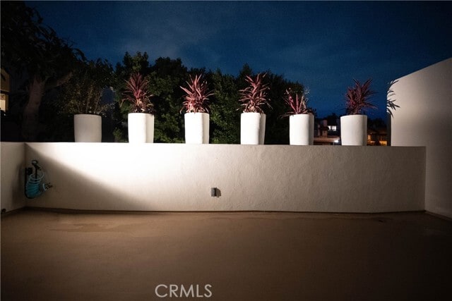 Building Photo - 558 Cliff Dr