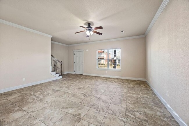 Building Photo - 547 N Longfellow Ln