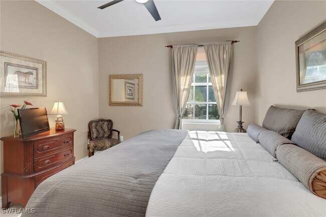 Building Photo - 1664 Tarpon Bay Dr S