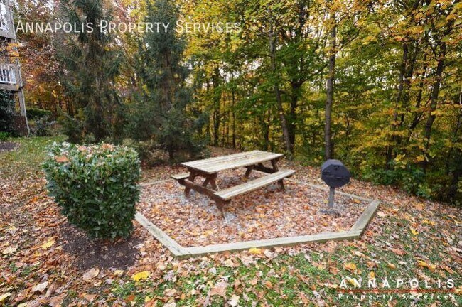 Building Photo - 631 Admiral Dr