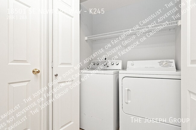 Building Photo - 18501 SE Newport Way