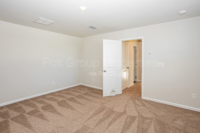 Building Photo - 160 Browband St
