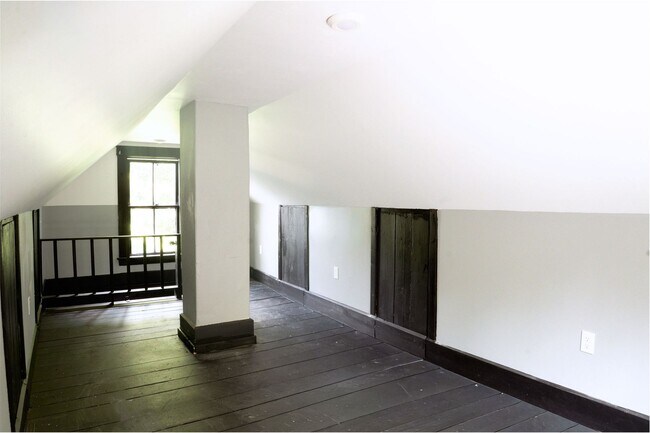Building Photo - 9-11 Terrace Place