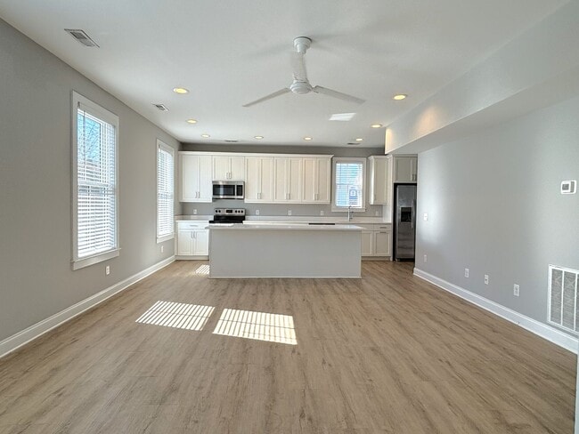 Building Photo - 9 Hanover St