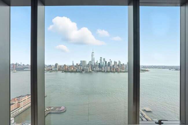 Building Photo - 99 Hudson St