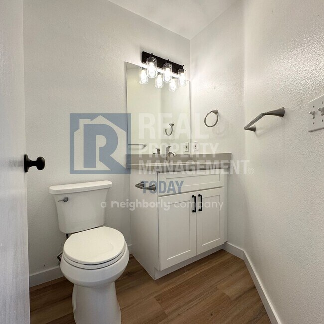 Building Photo - Yang - 334/336 (Olympic Group)