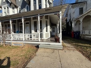 Building Photo - 97 York St