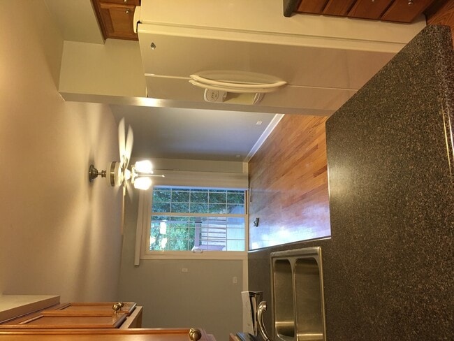 Building Photo - 1722 Ranchview Dr