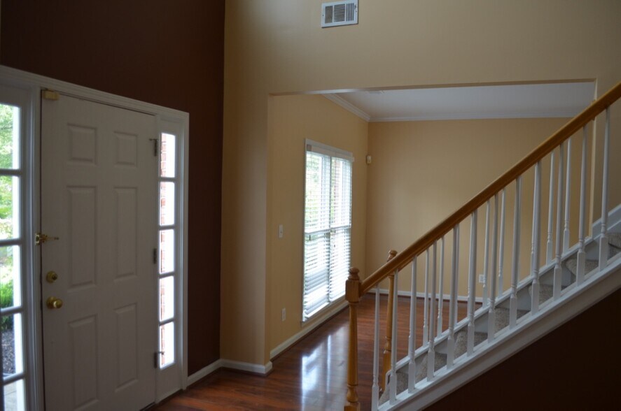 Building Photo - 11075 Regal Forest Dr.