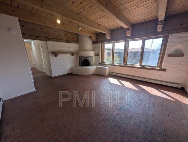 Building Photo - 2646 Floral Rd NW