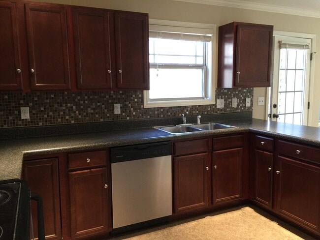 Building Photo - Beautiful Home in West Knoxville