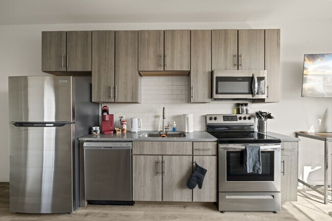 Building Photo - 501 N Perth St