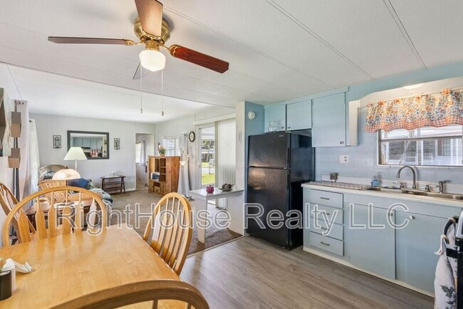 Building Photo - 77 Wildwood Ln