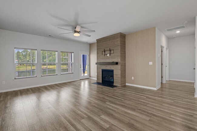 Building Photo - 135 Empyrean Cir