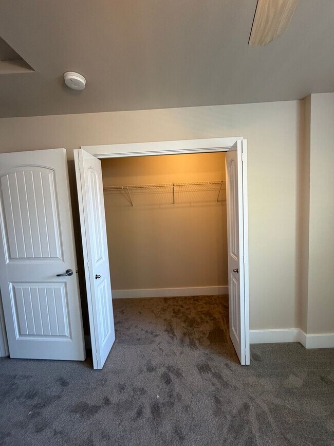 Building Photo - 9965 W Rosecroft Ct