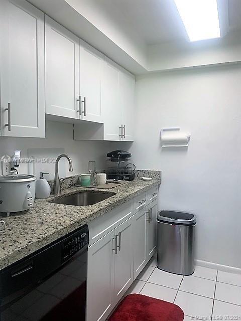 Building Photo - 7420 SW 82nd St