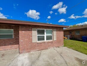 Building Photo - ***Rent Special - 50% off of First Month's...