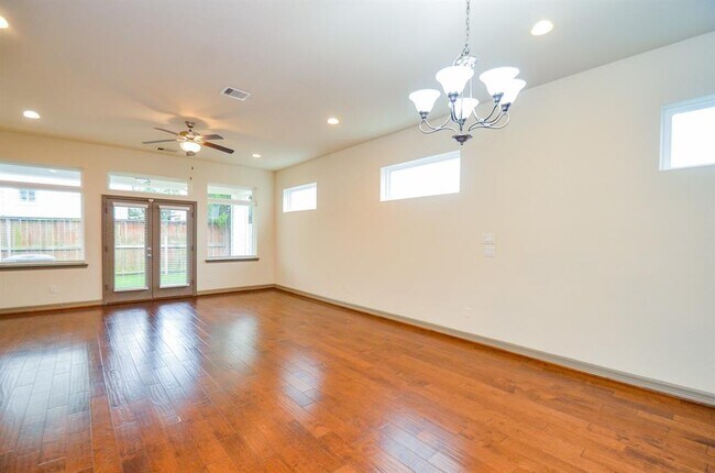 Building Photo - 5943 Kansas St