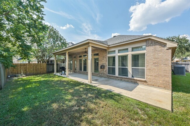 Building Photo - 13010 Gentle Water Dr