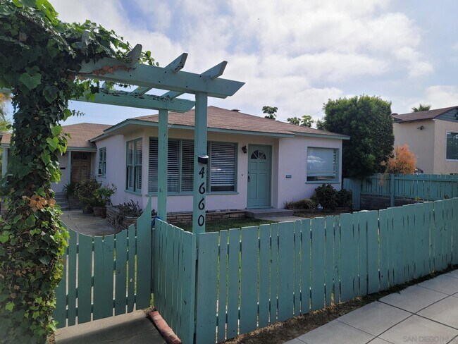 Primary Photo - 4660 Saratoga Ave