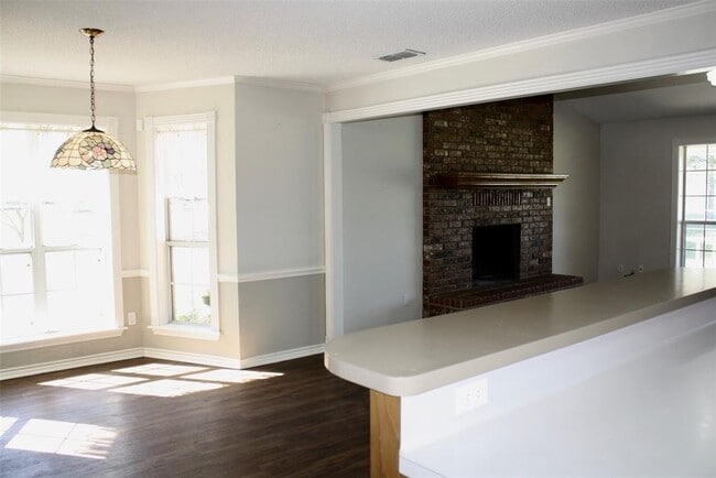 Building Photo - 1179 Martin St