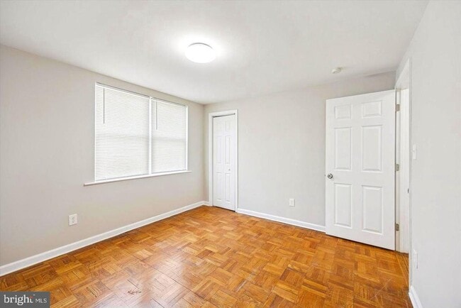 Building Photo - 682 2nd Ave