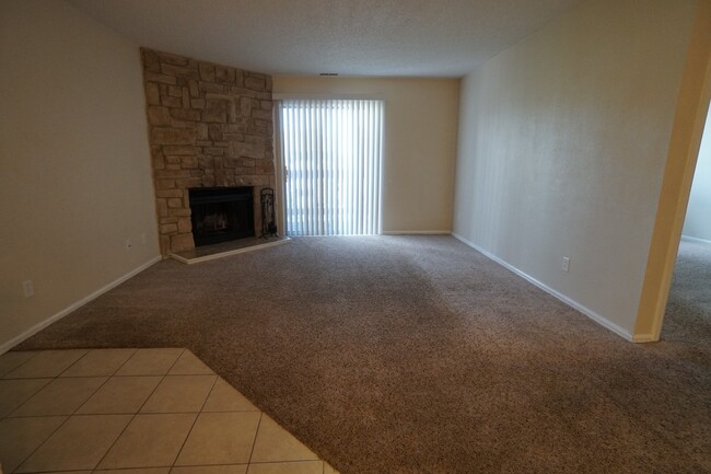 Building Photo - 844 Tenderfoot Hill Rd
