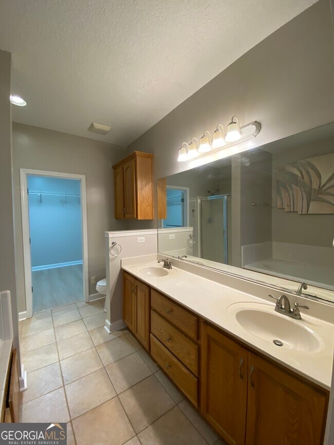 Building Photo - 126 Kathryne Bailey Dr