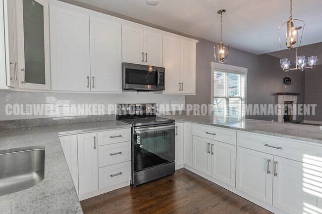 Building Photo - 9618 Shooting Star Cir