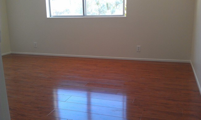 Building Photo - 1226 Azalea Ct