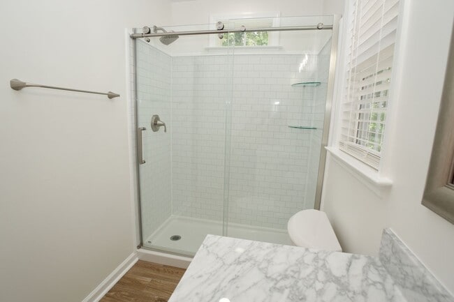 Building Photo - 210 Hayden Pl