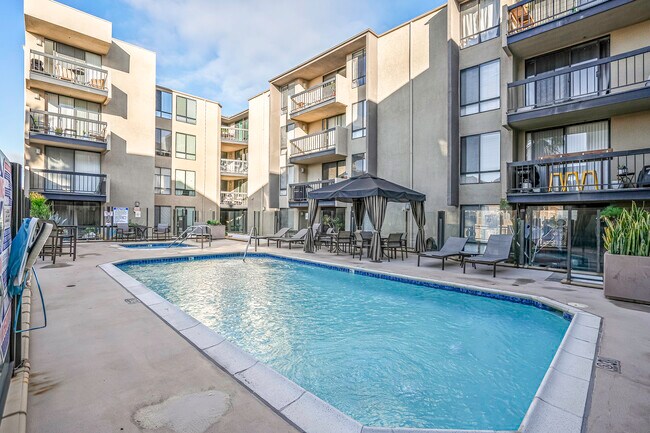 Pool/Spa - 7320 Hawthorn Ave