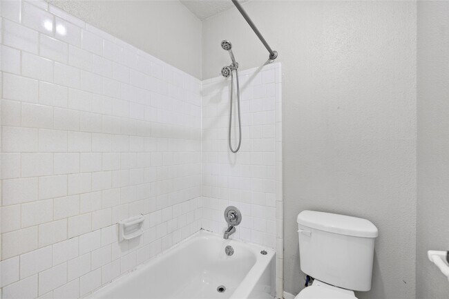 Building Photo - 10219 Staghill Dr