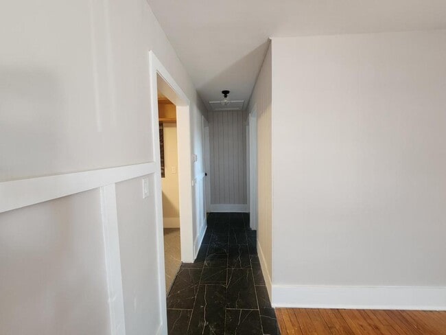 Building Photo - 926 Charles Hawkins Dr