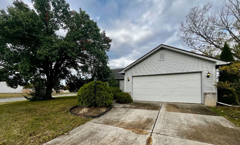 Building Photo - 7717 Frontier Ave