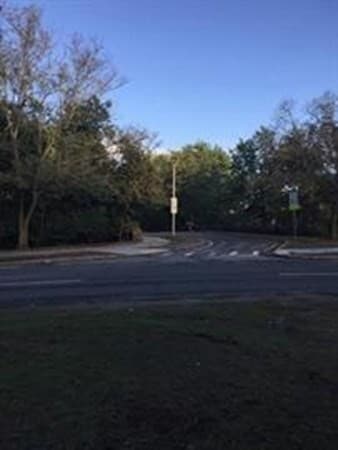 Building Photo - 51 Park Dr