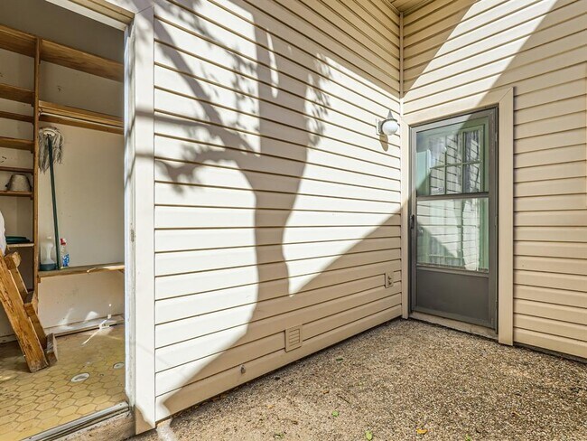 Building Photo - 8400 Jamestown Dr