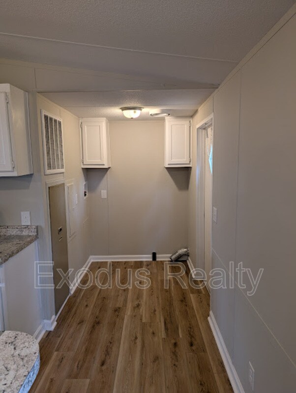 Building Photo - 45 Castle Wood