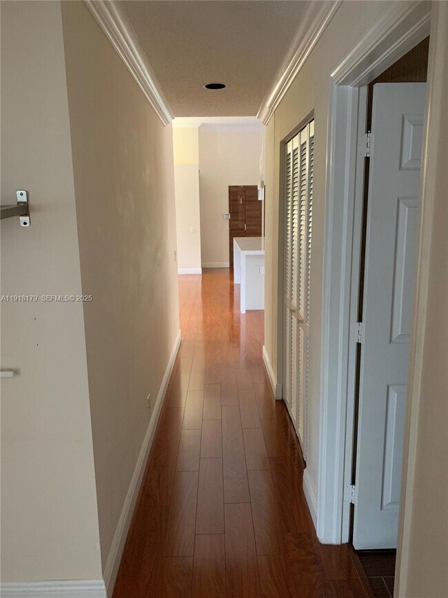 Building Photo - 804 Verona Lake Dr