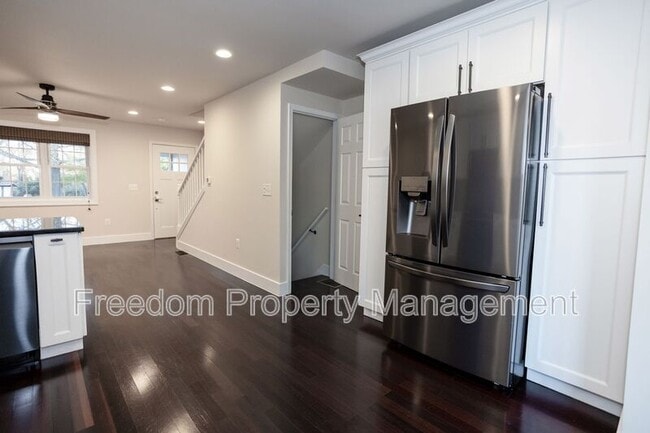 Building Photo - 102 Lynhaven Dr