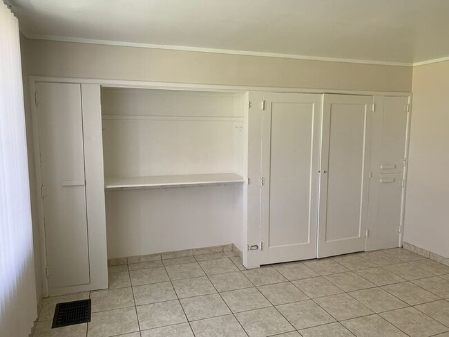 Building Photo - 1205 George Washington Way