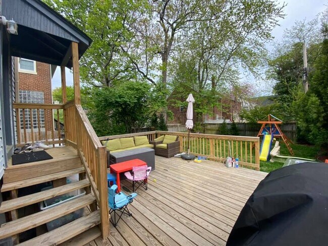 Building Photo - Beautiful 5 Bedroom Single Family Home in Silver Spring!